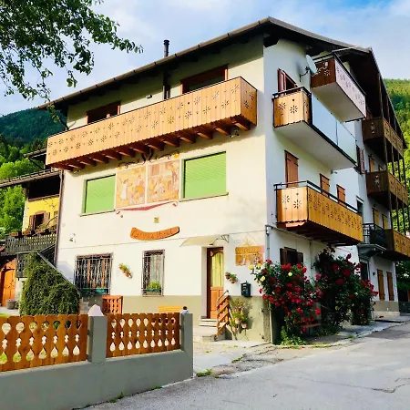 Dolomiti شقة